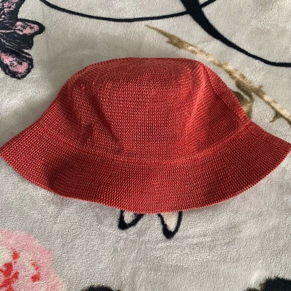 Hat    - Picture 2 of 4